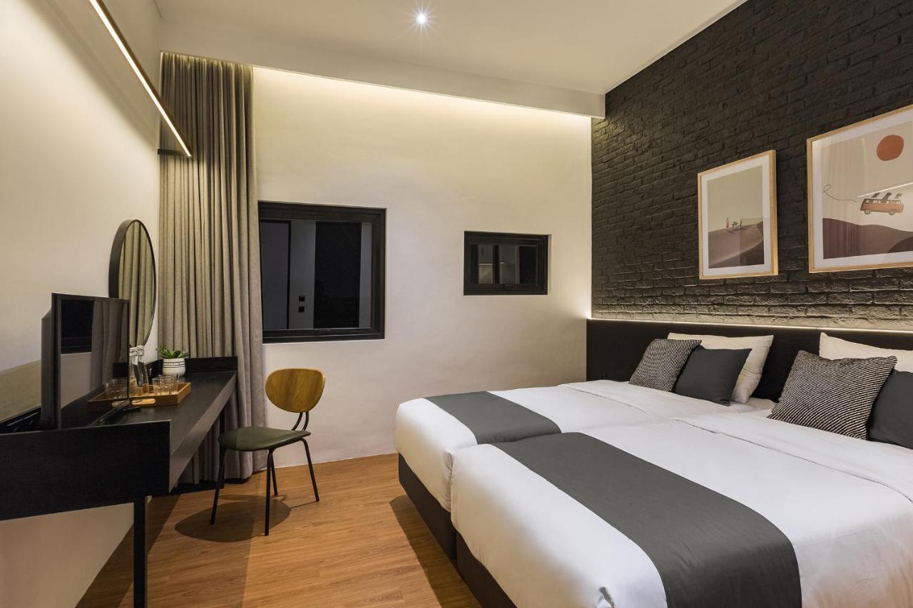 Qub Rooms Semarang Exterior photo